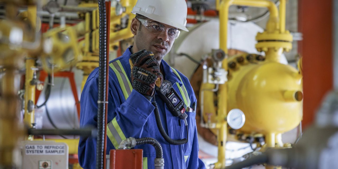 How does Blackline Safety’s G8 connected safety wearable protect workers?
