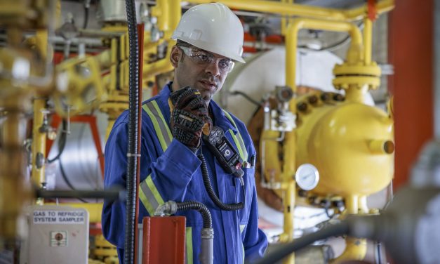 How does Blackline Safety’s G8 connected safety wearable protect workers?