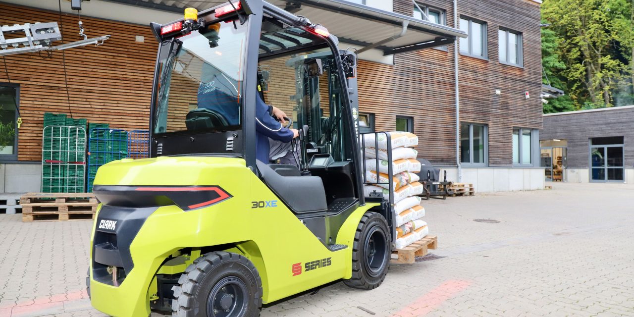 Electric power for efficient and sustainable logistics with Clark