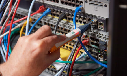 Fluke offers free demos, “live” fibre detectors and expert advice to help users make optimal fibre testing choices