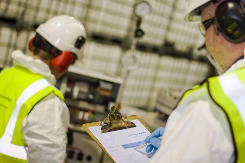 Top tips for avoiding food contamination