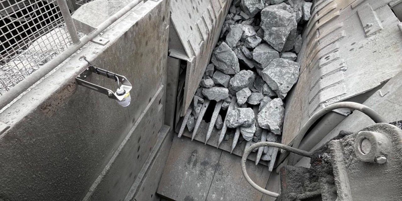 Safer, faster unblocking for crusher at Roadstone quarry