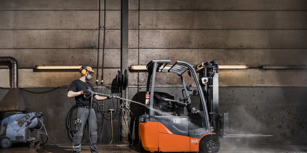 Five top tips when buying a used forklift truck