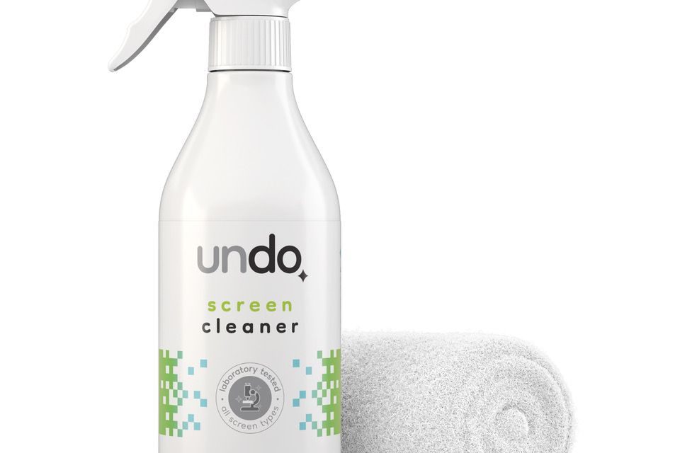 Five essential rules for cleaning screens safely